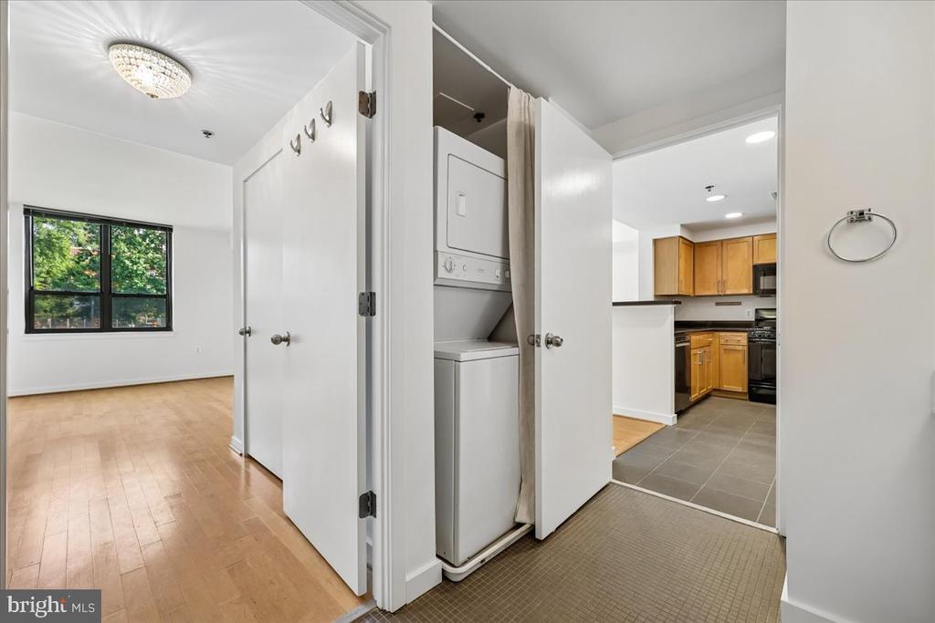 3883 CONNECTICUT AVENUE NW Unit: 215