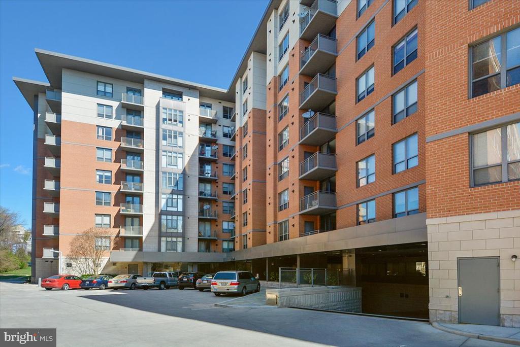 3883 CONNECTICUT AVENUE NW Unit: 215