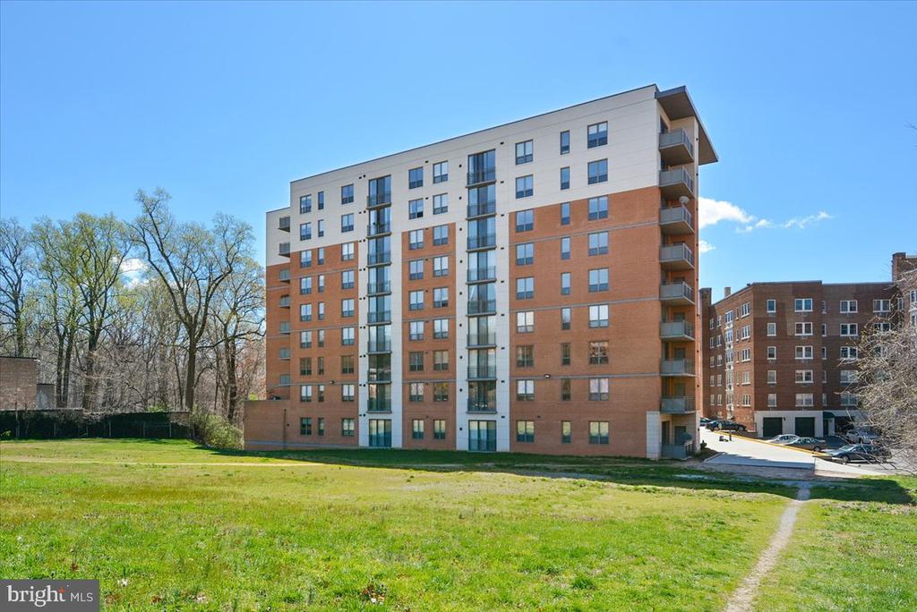 3883 CONNECTICUT AVENUE NW Unit: 215
