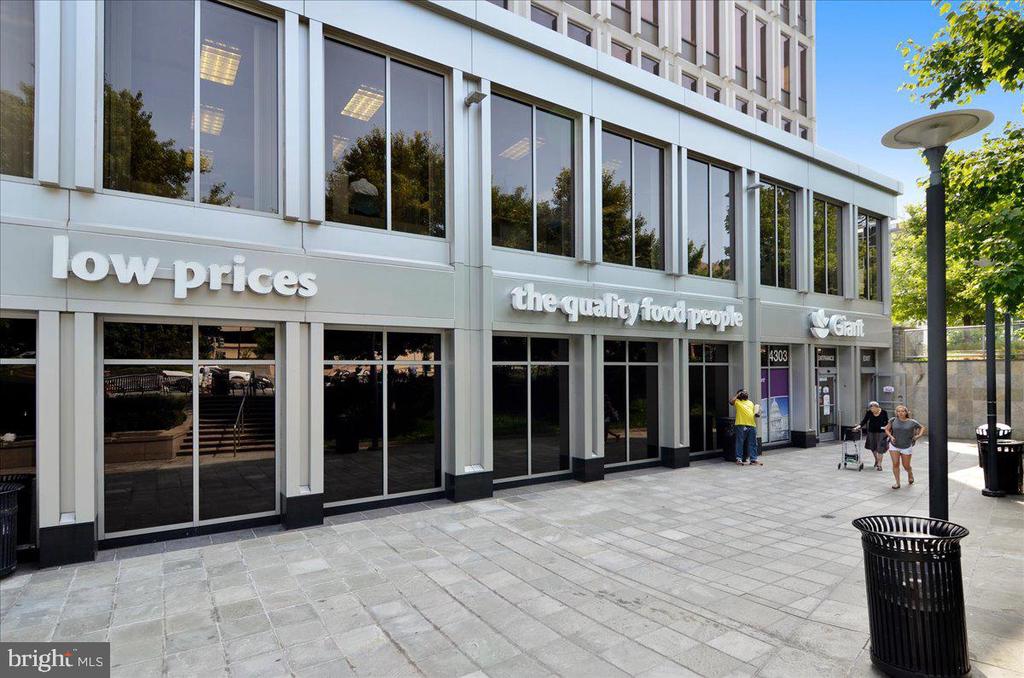 3883 CONNECTICUT AVENUE NW Unit: 215