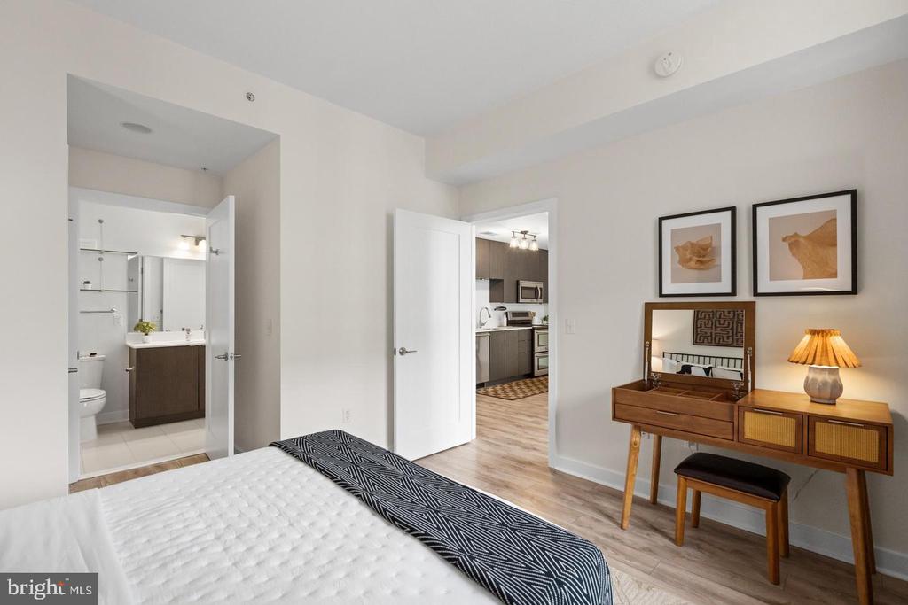 460 NEW YORK NW Unit: 802
