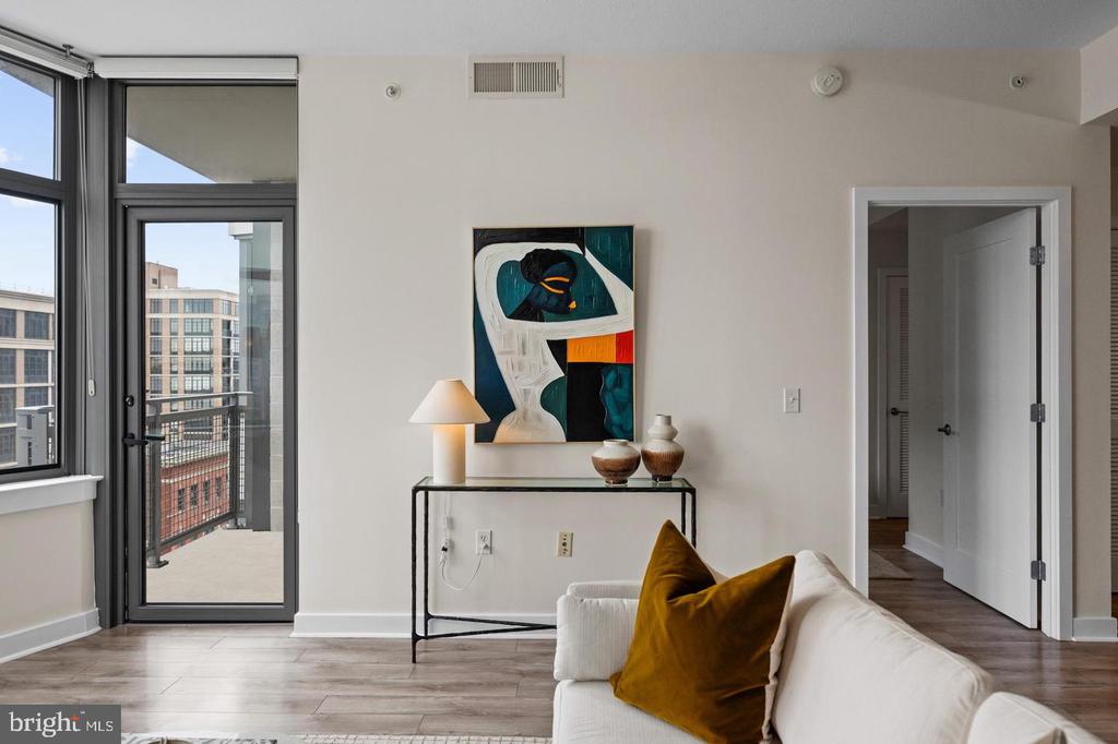 460 NEW YORK NW Unit: 802