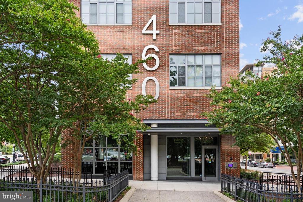 460 NEW YORK NW Unit: 802
