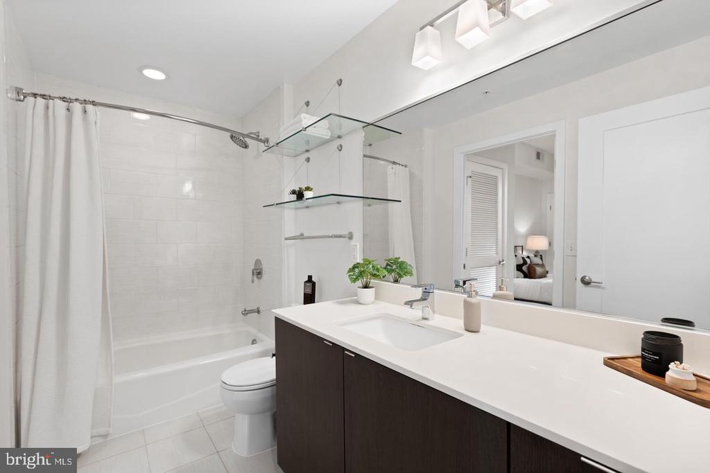 460 NEW YORK NW Unit: 802