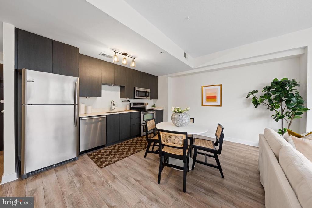 460 NEW YORK NW Unit: 802
