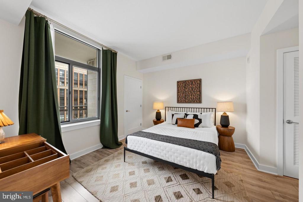 460 NEW YORK NW Unit: 802