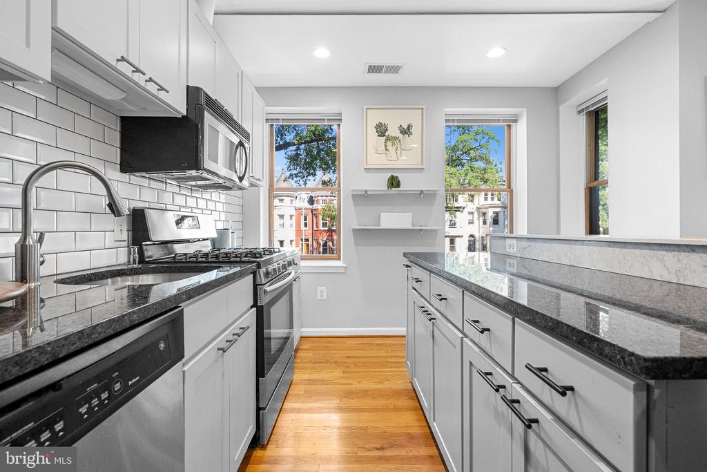 70 RHODE ISLAND AVENUE NW Unit: 304