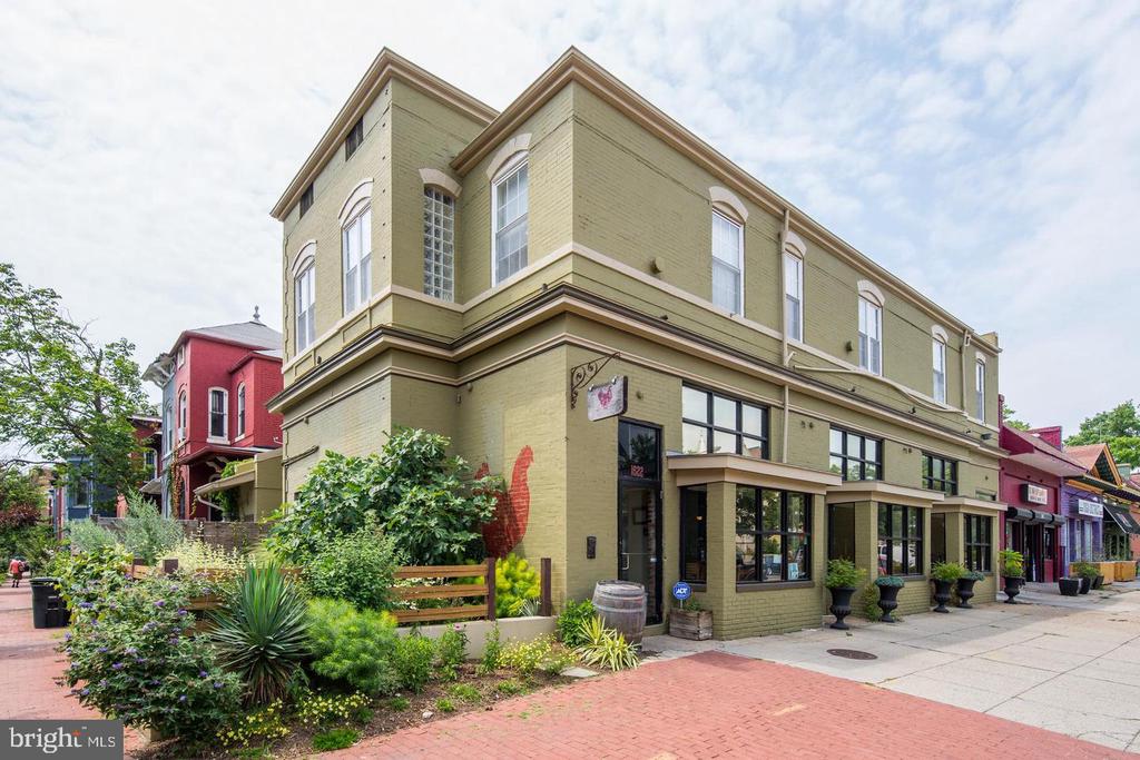 70 RHODE ISLAND AVENUE NW Unit: 304