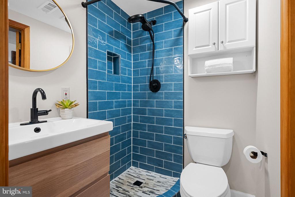 70 RHODE ISLAND AVENUE NW Unit: 304