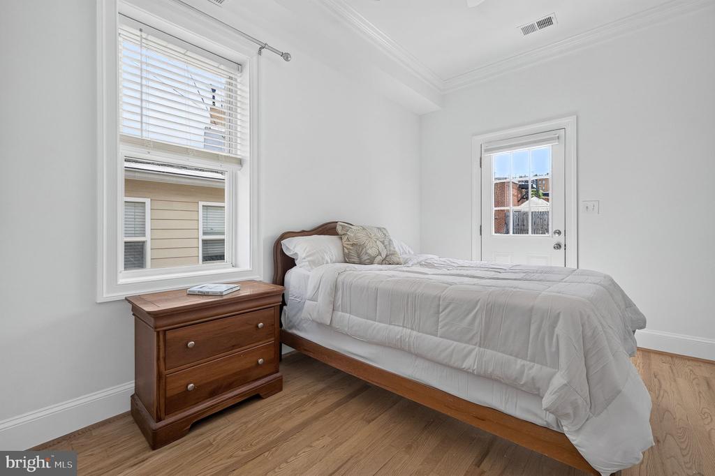 922 N STREET NW Unit: 2