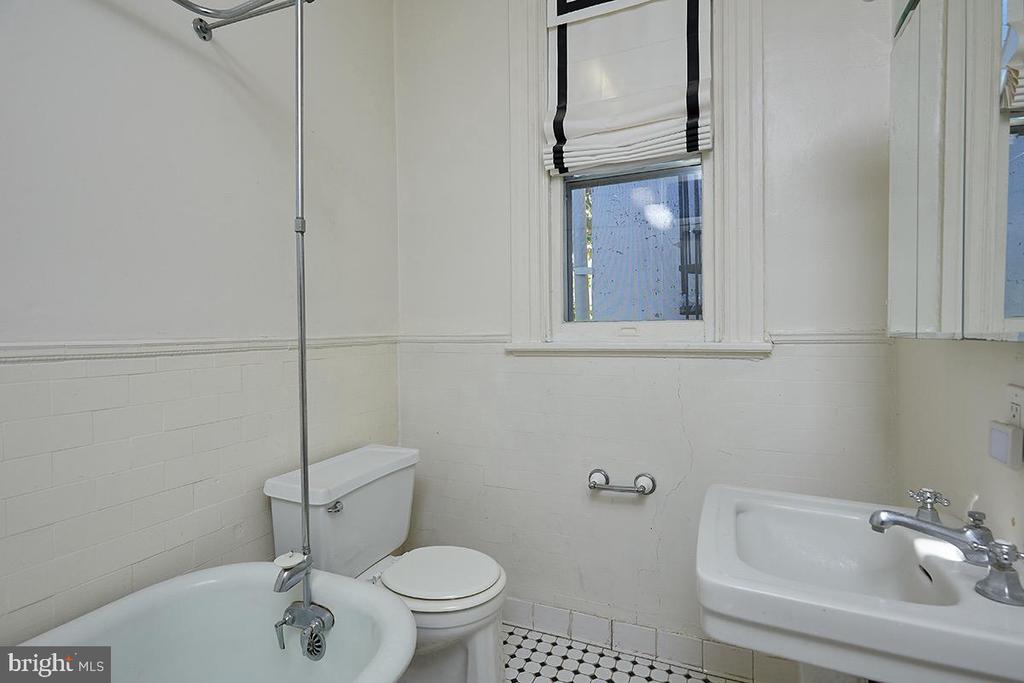 444 NEW JERSEY AVENUE SE Unit: A