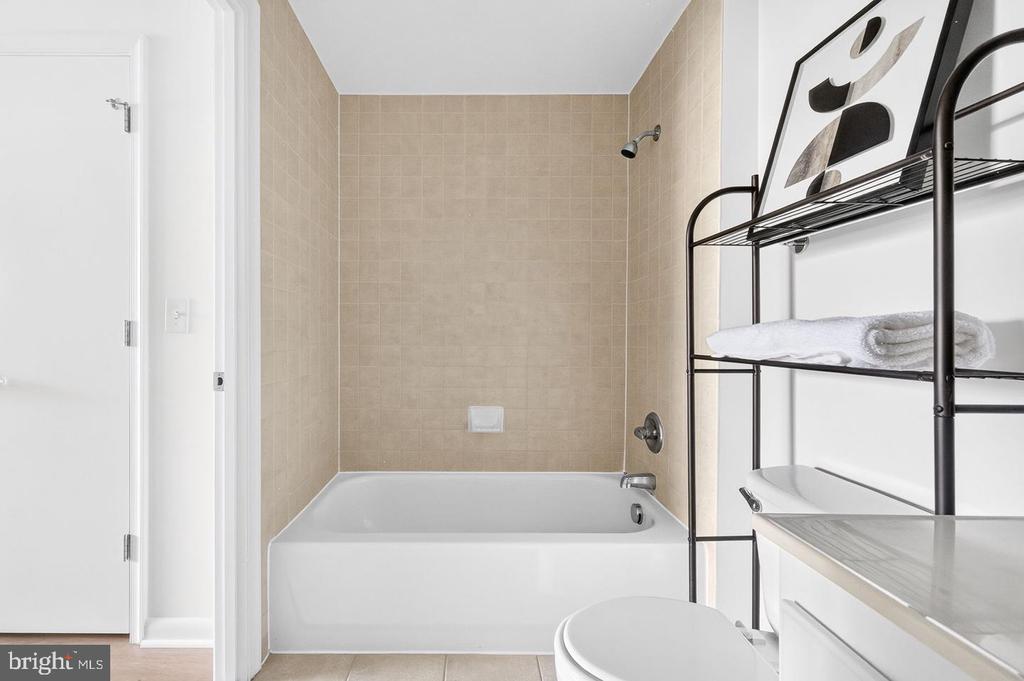 355 I STREET SW Unit: 317