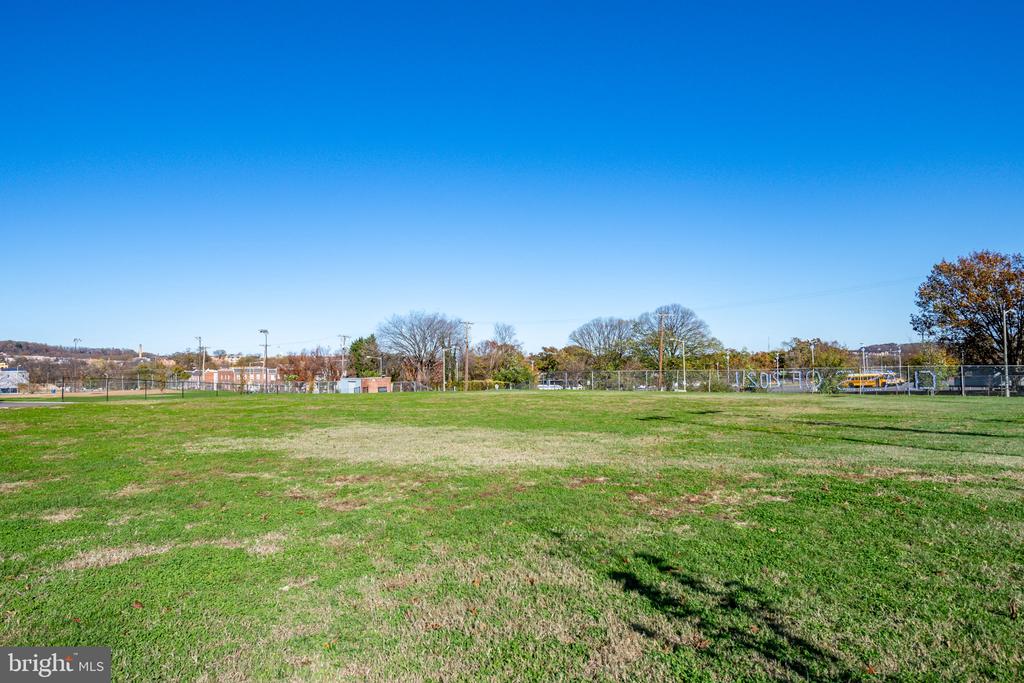 1815 E EAST CAPITOL STREET SE Unit: 2
