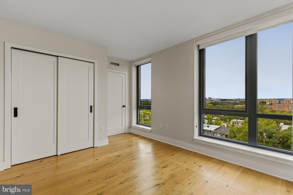 1211 VAN STREET SE Unit: 818
