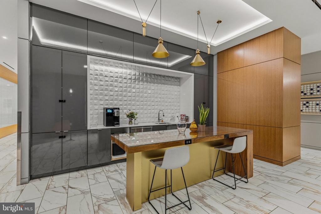 1211 VAN STREET SE Unit: 818