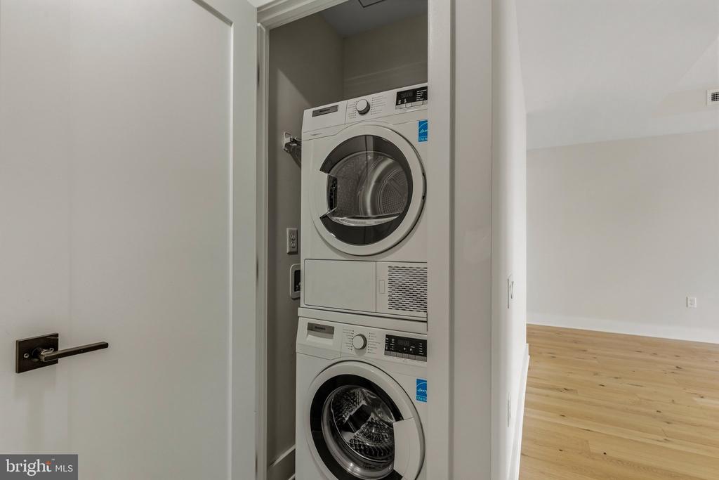 1211 VAN STREET SE Unit: 818