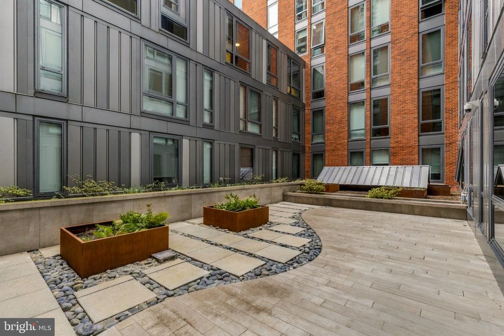 1211 VAN STREET SE Unit: 818