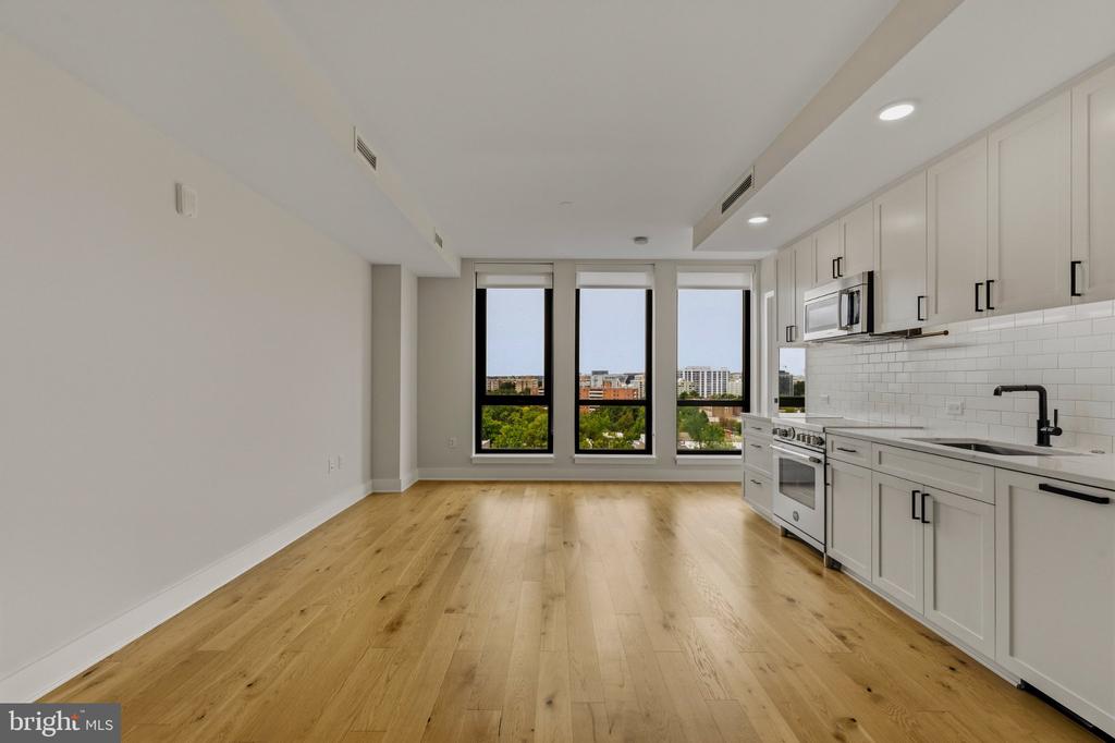 1211 VAN STREET SE Unit: 818