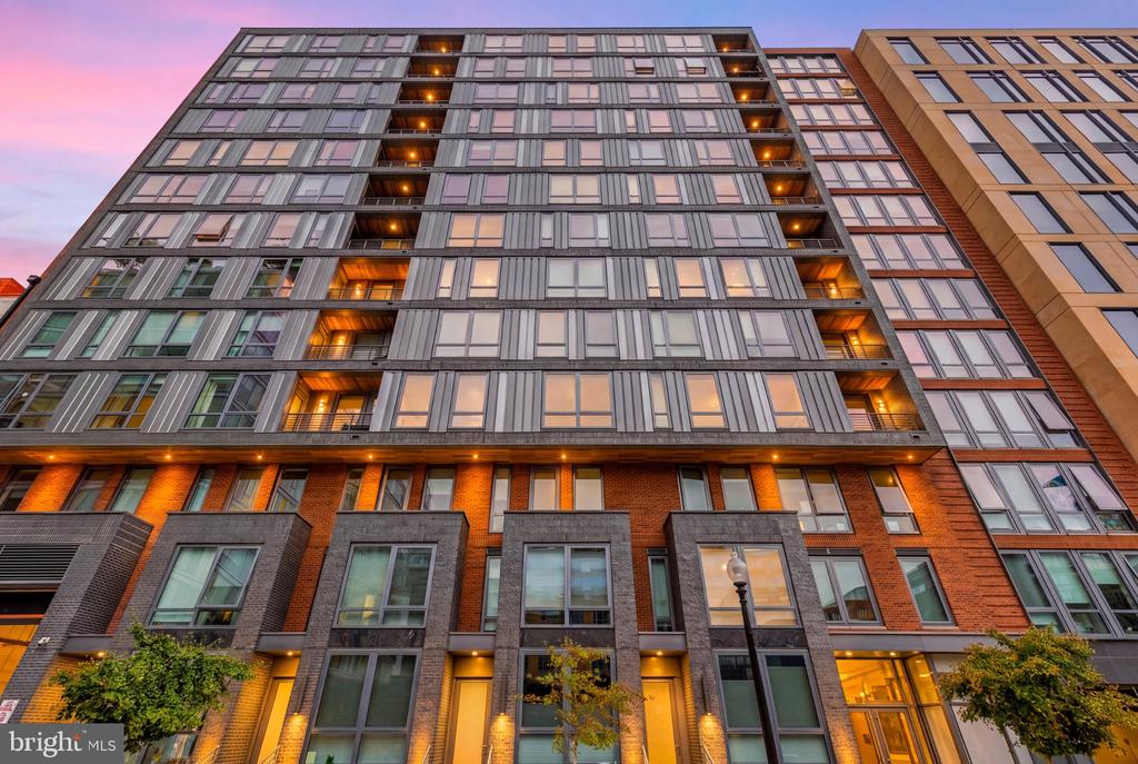 1211 VAN STREET SE Unit: 818