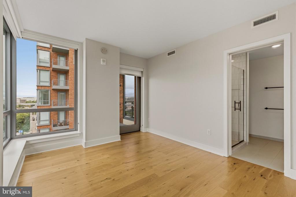 1211 VAN STREET SE Unit: 818