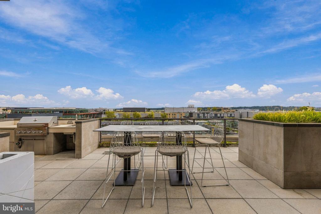 1211 VAN STREET SE Unit: 818