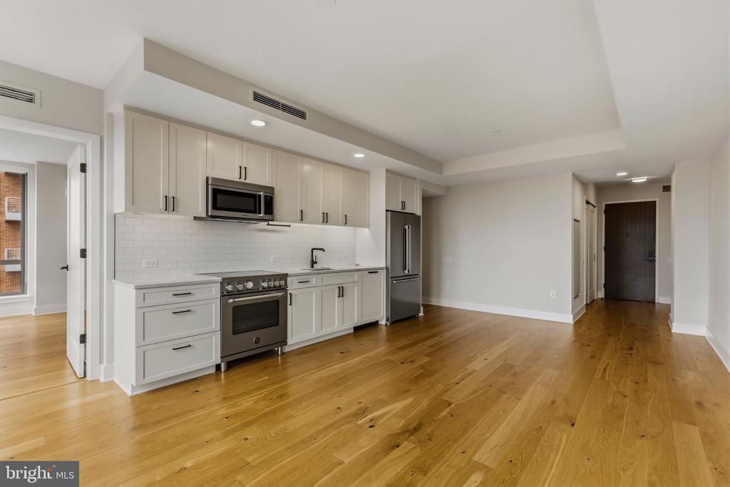 1211 VAN STREET SE Unit: 818