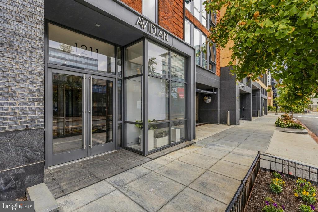 1211 VAN STREET SE Unit: 818