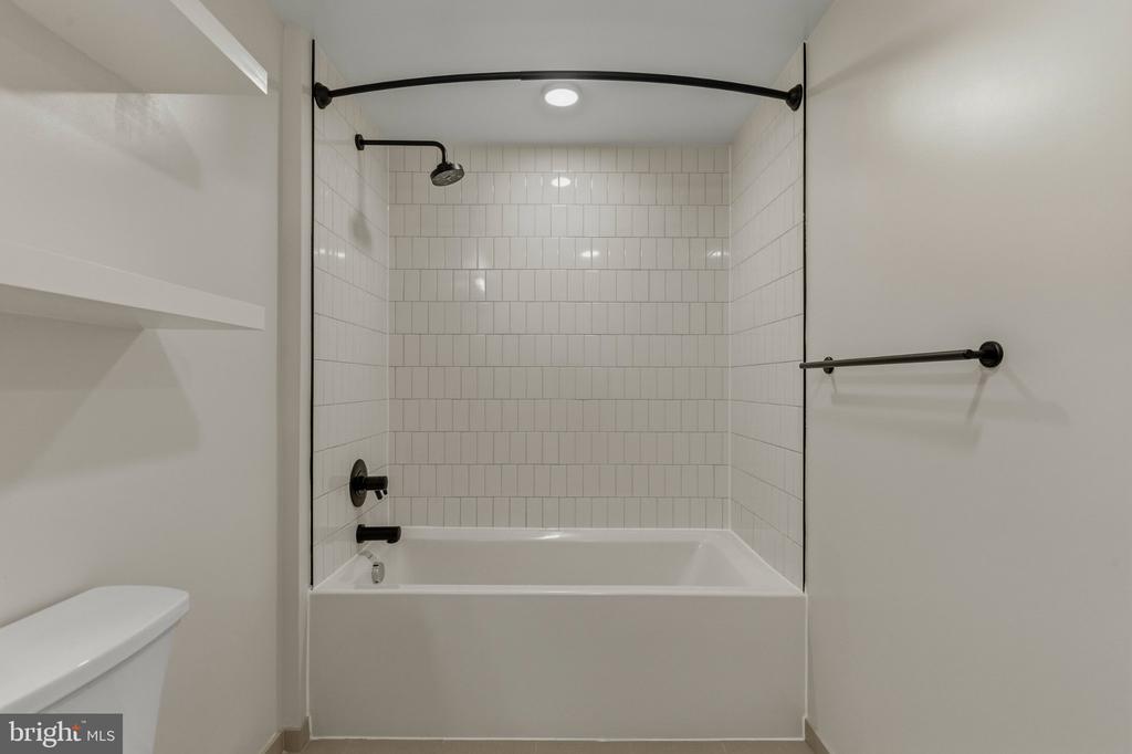 1211 VAN STREET SE Unit: 818