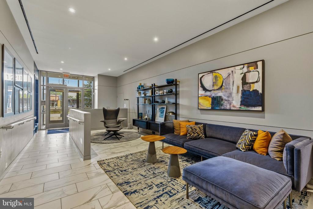 1211 VAN STREET SE Unit: 818