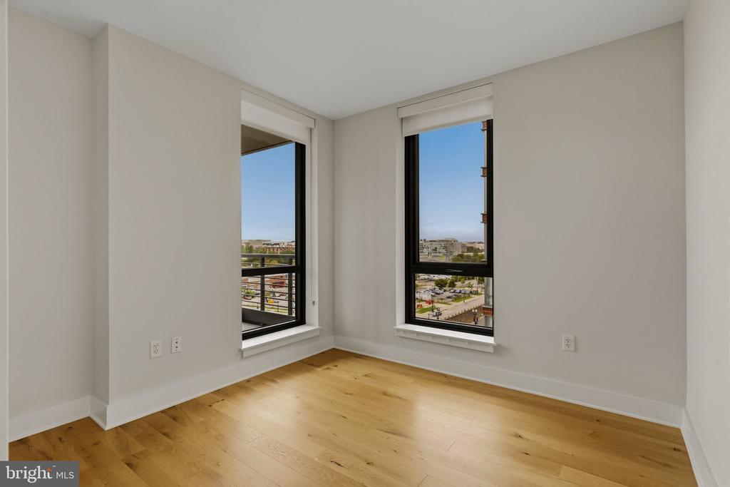 1211 VAN STREET SE Unit: 818