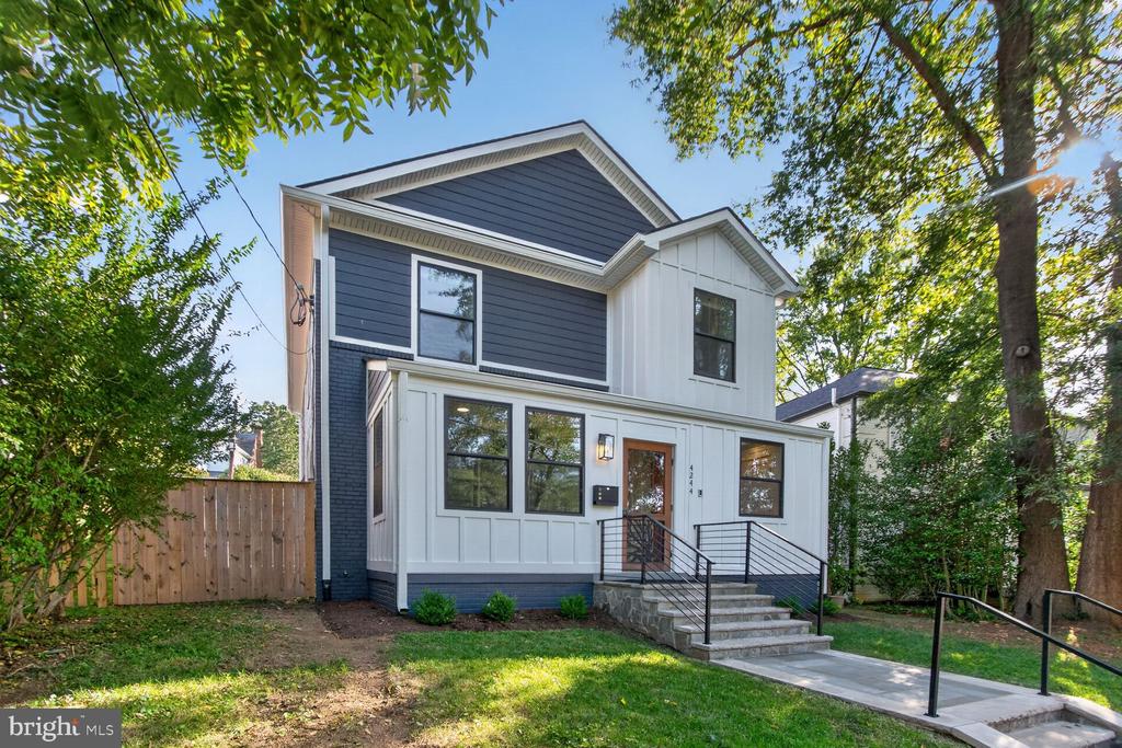 4244 ALTON PLACE NW