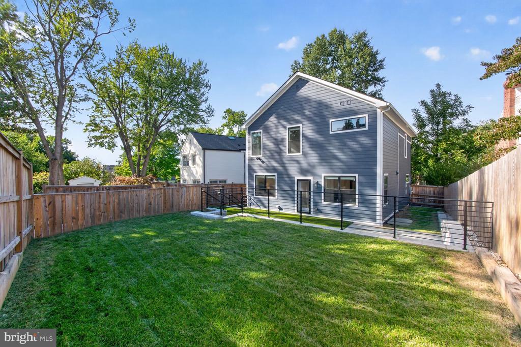 4244 ALTON PLACE NW