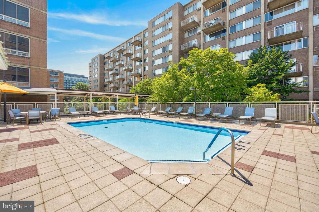 355 I STREET SW Unit: 317S