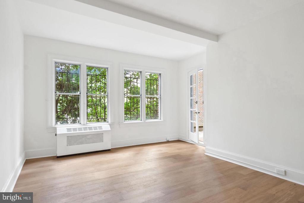 4000 CATHEDRAL AVENUE NW Unit: 6B