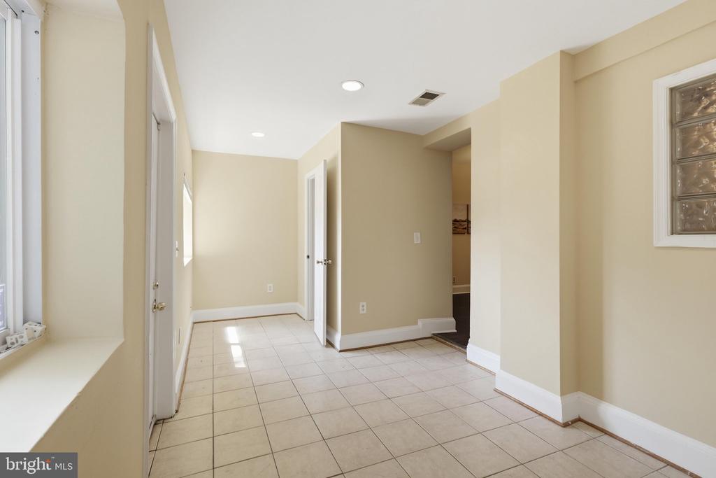 608 KENYON STREET NW Unit: A