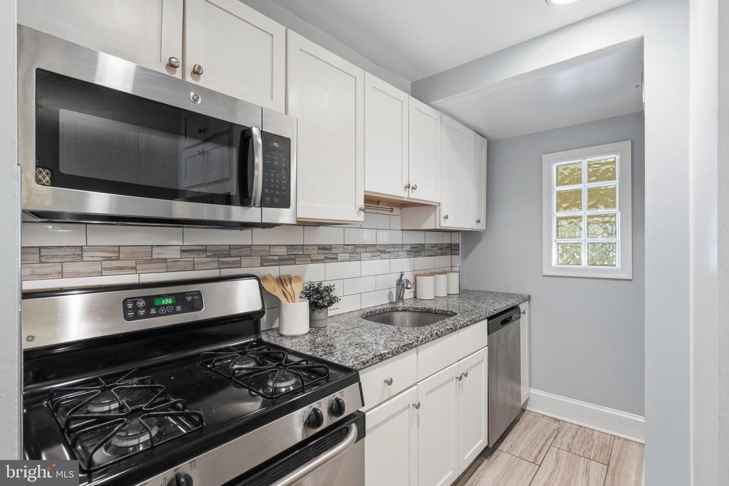 608 KENYON STREET NW Unit: A