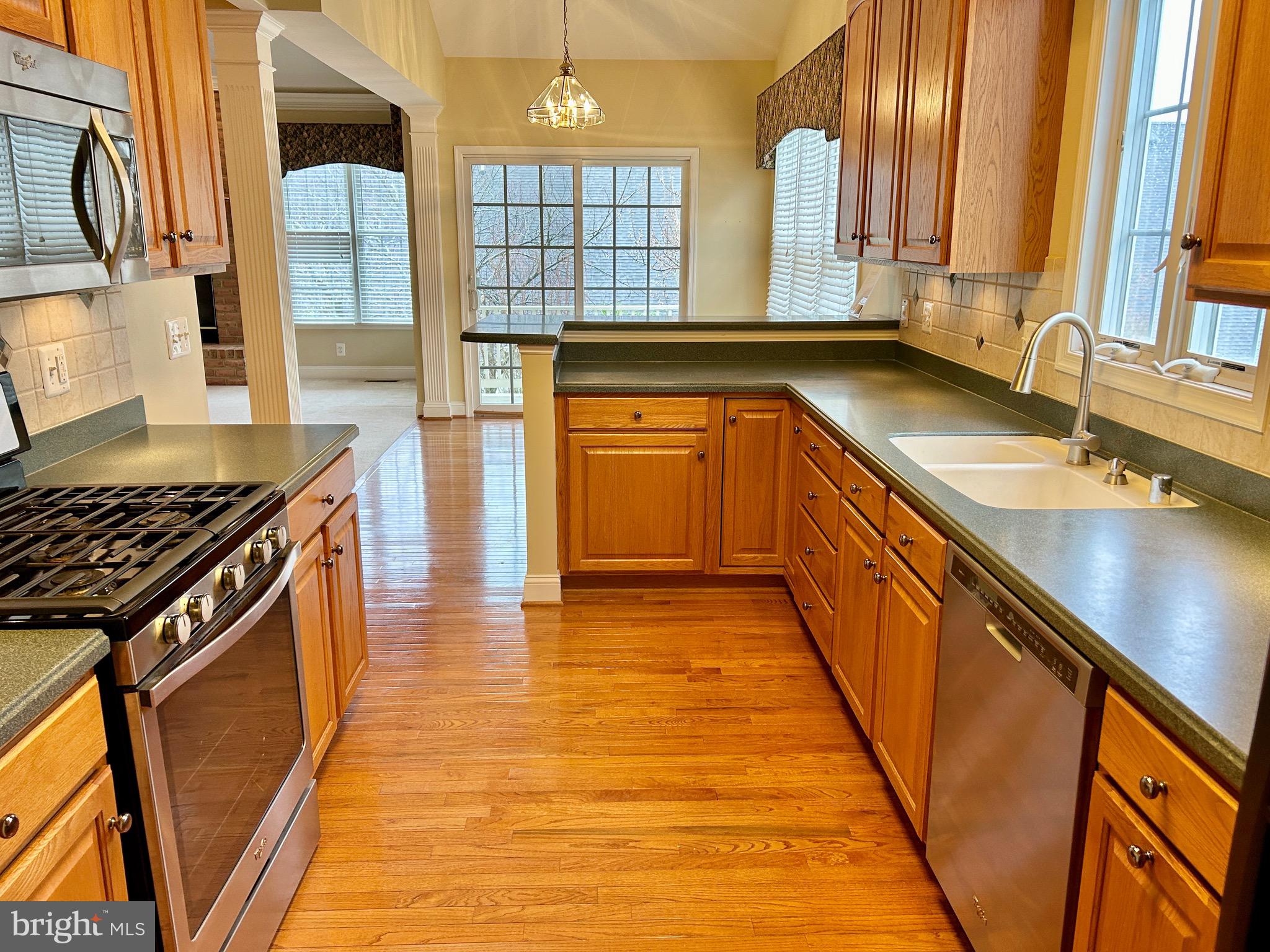 6806 CROFTON COLONY COURT