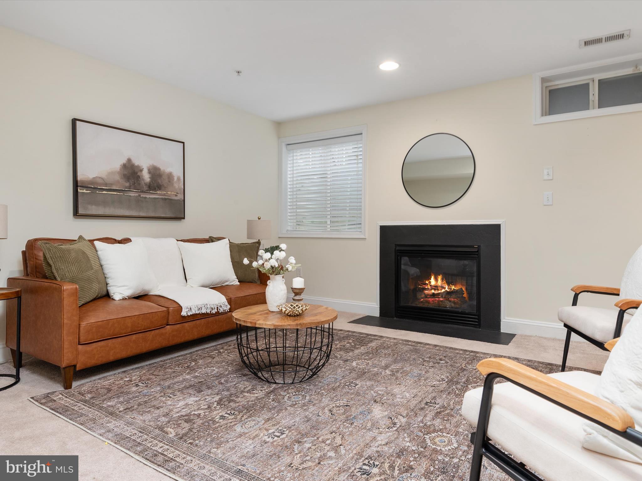 857 THICKET COURT