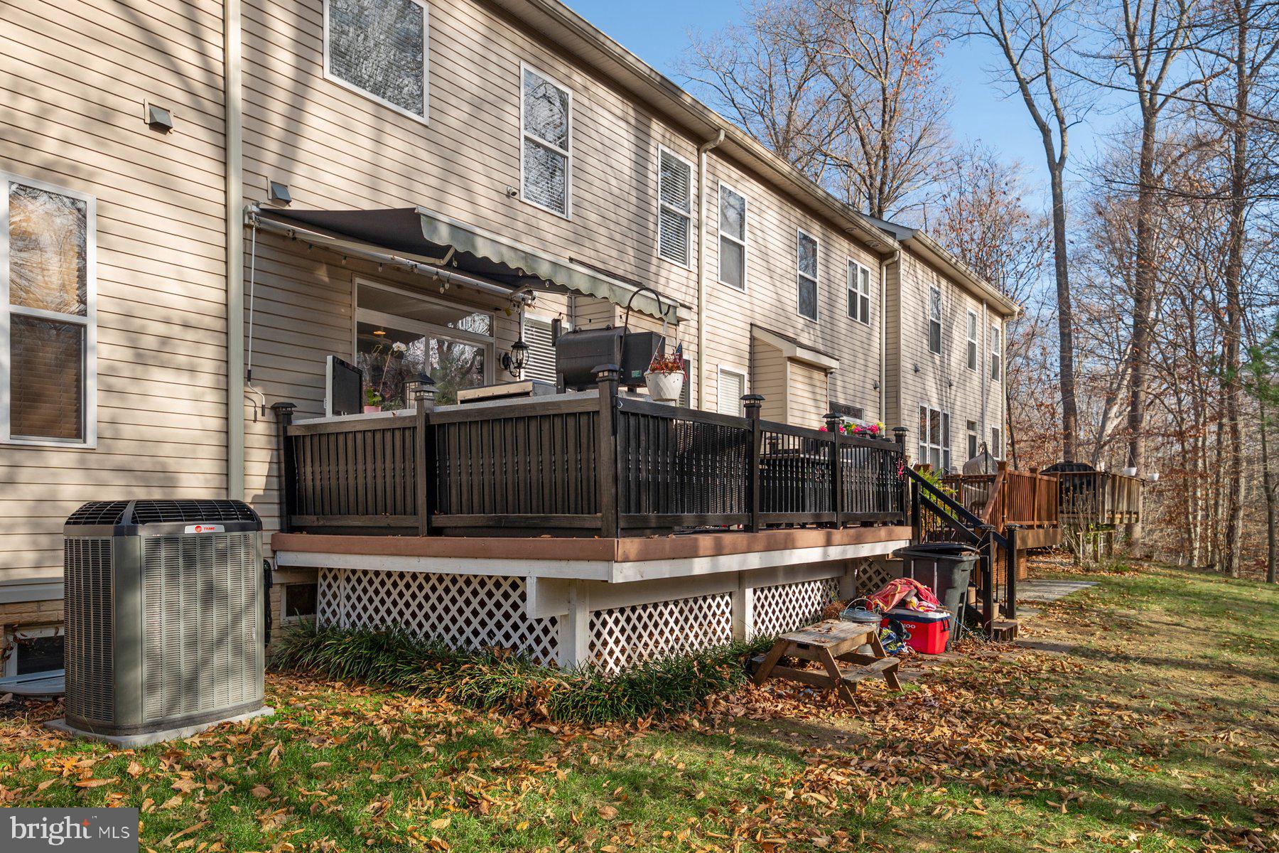 857 THICKET COURT
