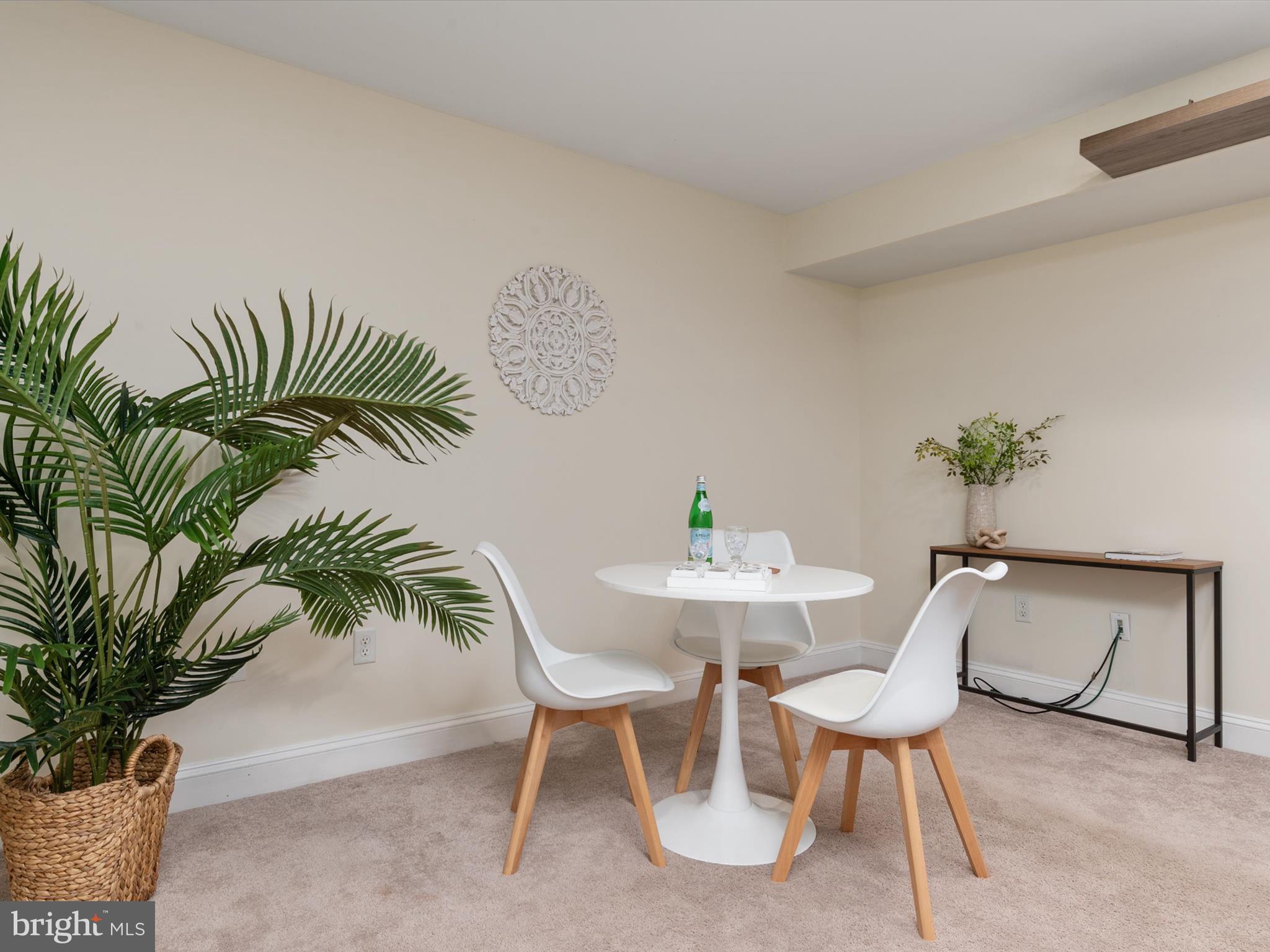 857 THICKET COURT