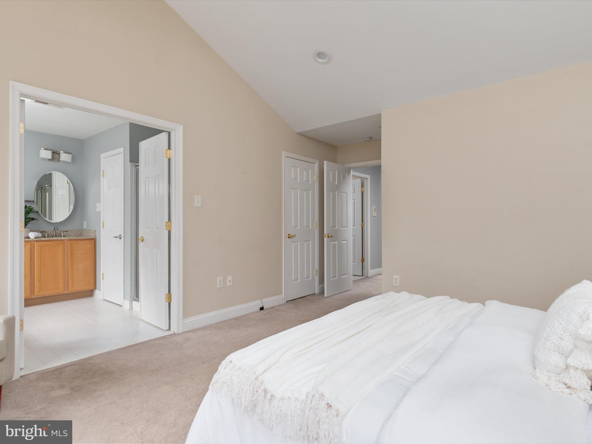 857 THICKET COURT