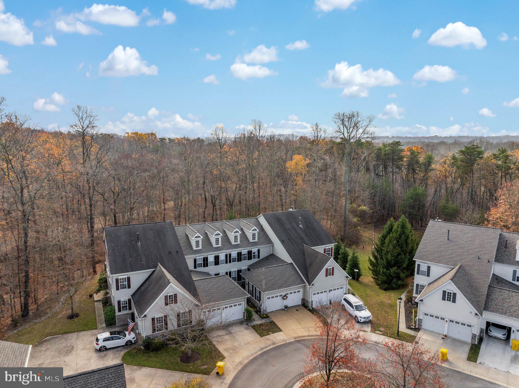 857 THICKET COURT