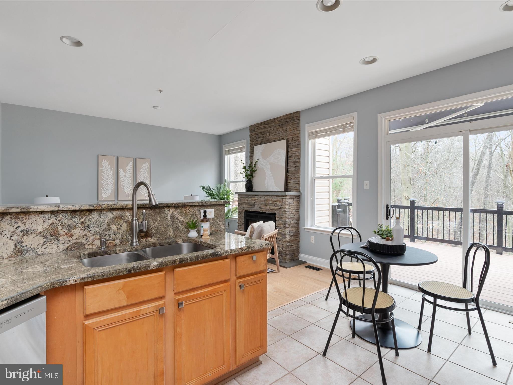 857 THICKET COURT