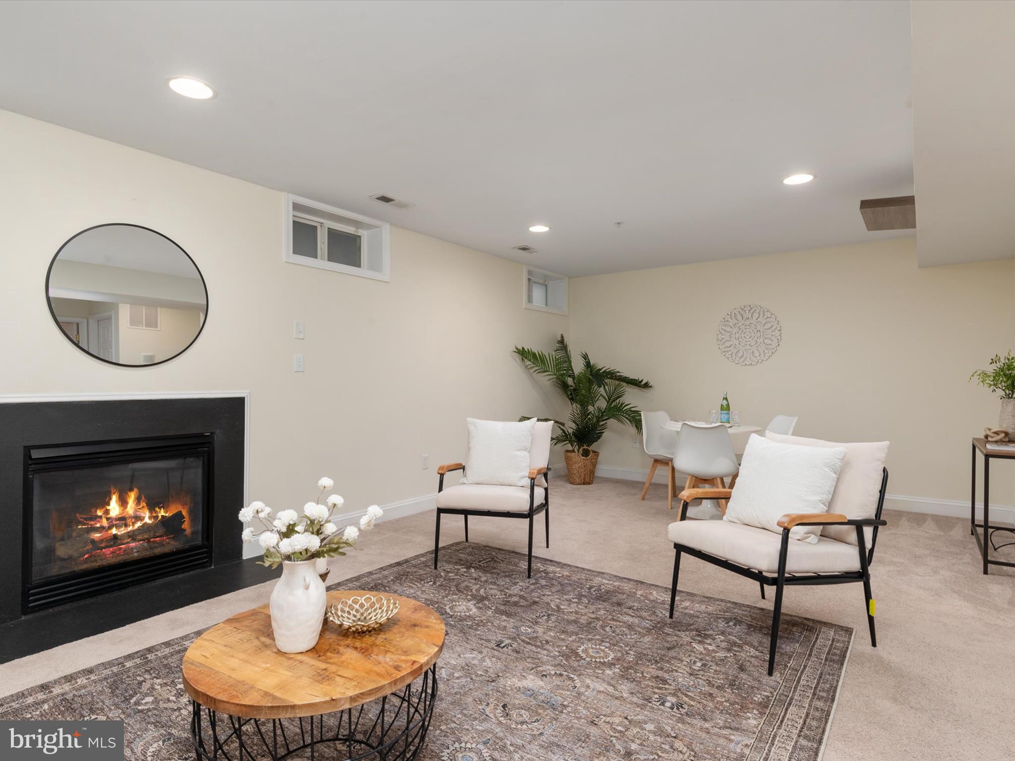 857 THICKET COURT