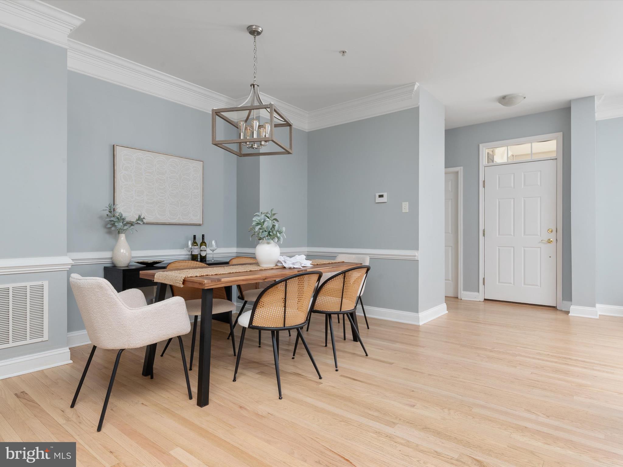 857 THICKET COURT
