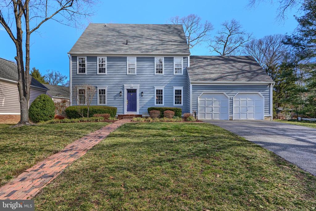 238 OAK COURT