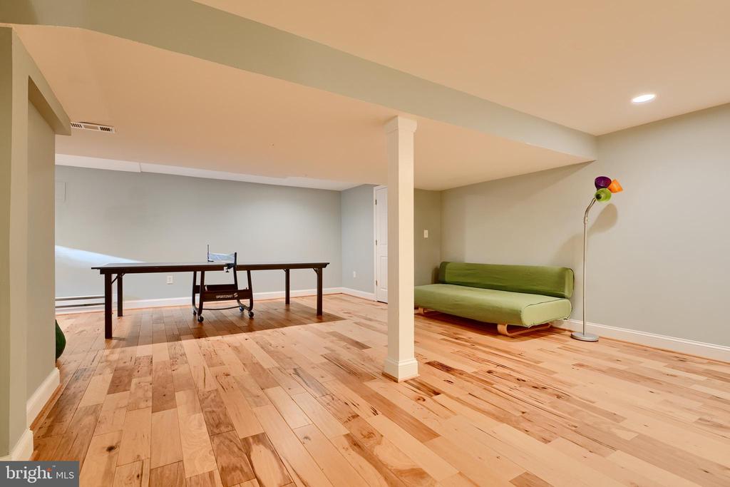 238 OAK COURT