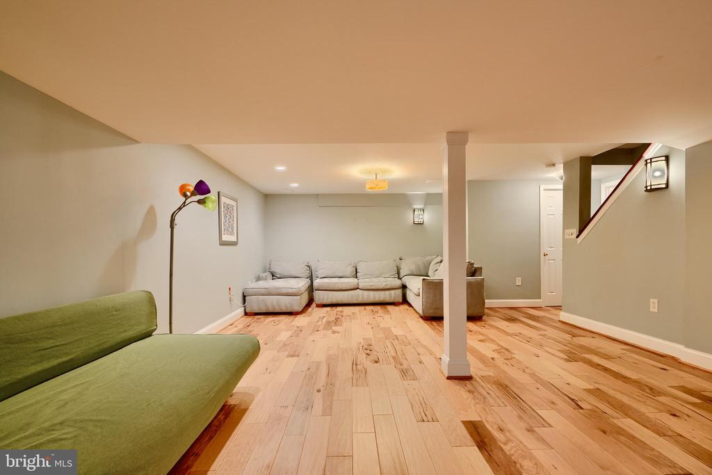 238 OAK COURT