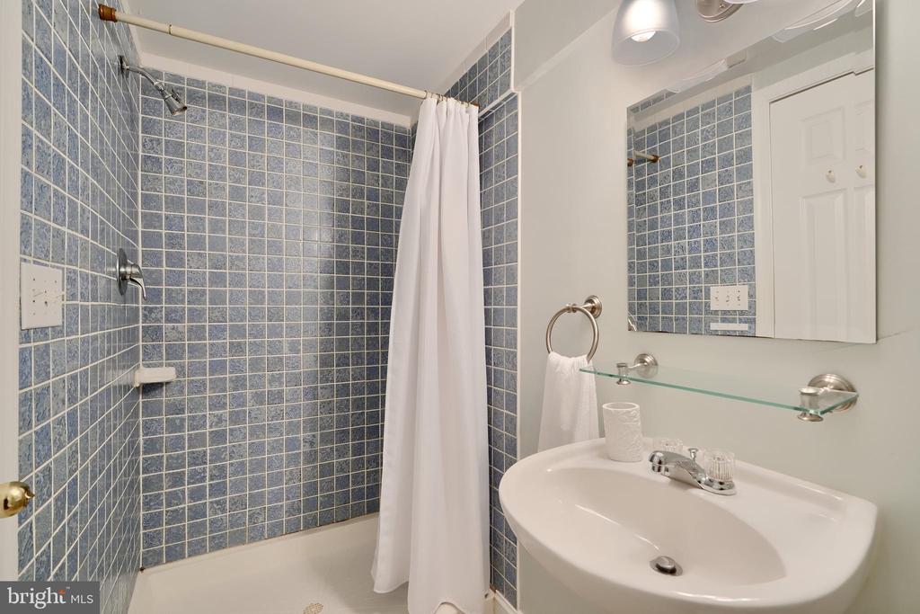 238 OAK COURT
