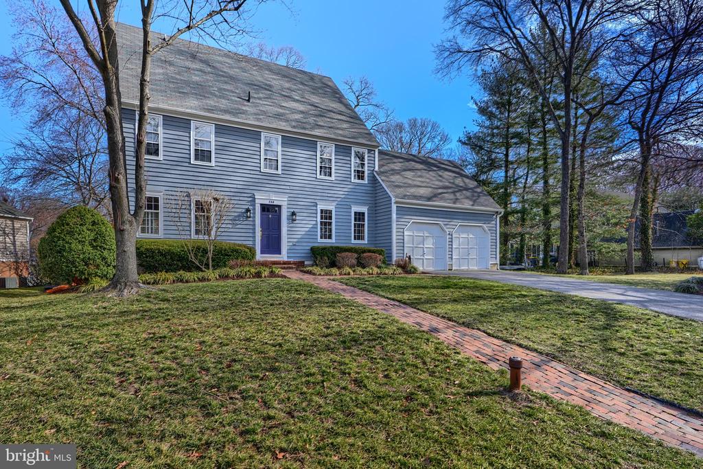 238 OAK COURT